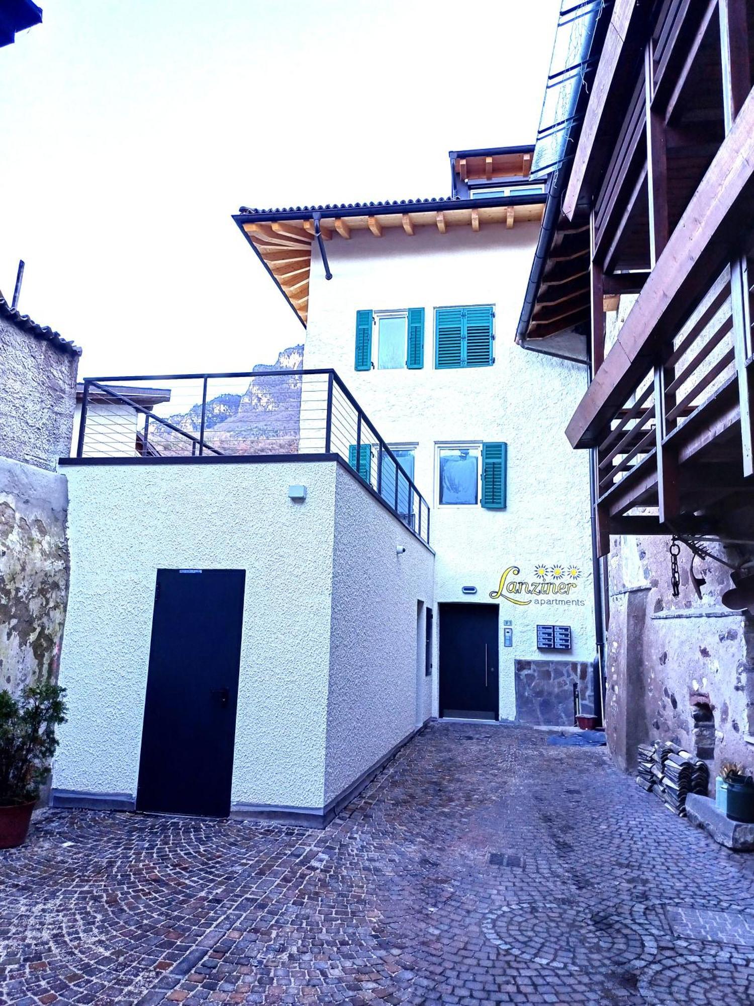 Lanziner Apartments Egna Exterior photo